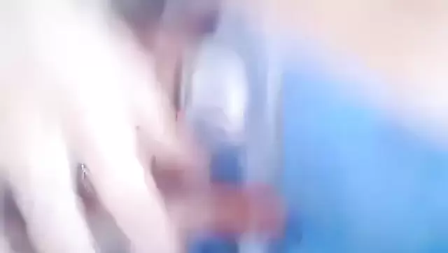 Özbek sevgiliyle sevgilisi ev yapımı porno çekiyor.