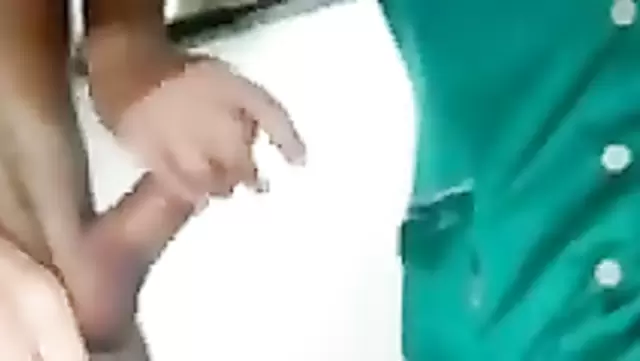 Karısını Özbek bir kadınla hızlı bir sikişle aldattı.