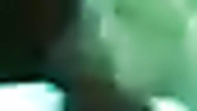 Herif, Özbek kızın seks kasetini çekmiş.